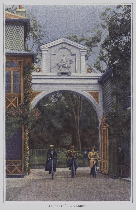 Pyöräilijät palaavat Chateau de Madridiin Bois de Boulognessa, Pariisissa, ajon jälkeen (värikuva) tekijältä French Photographer