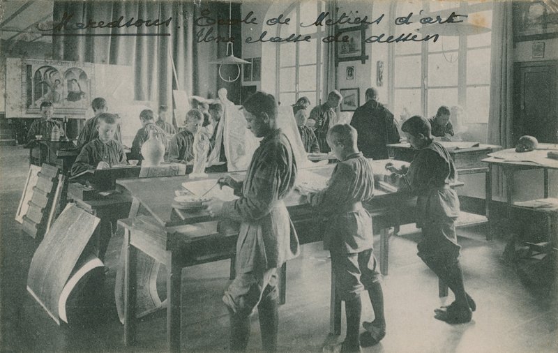 Piirustuskurssi taidekoulussa, Ranskassa. Postikortti lähetetty 1913. tekijältä French Photographer