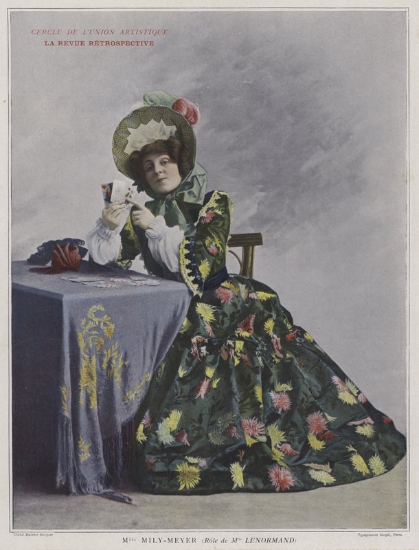 Emilie Mily-Meyer Mademoiselle Lenormandina elokuvassa La Revue Retrospective (värillinen kuva) tekijältä French Photographer