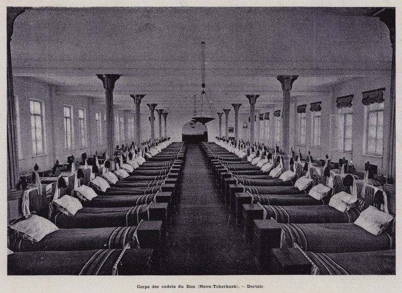 Venäjän armeija: Don Cadet Corps, Novo-Cherkask, Dormitory (m/w kuva) tekijältä French Photographer