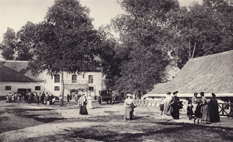 Le Touquet, navetat ja pihat jne, jotka vuonna 1903 järjestettiin ottamaan vastaan vieraita ensimmäisessä Hermitage-hotellissa tekijältä French Photographer