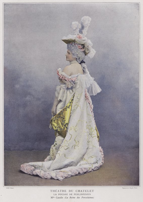 Mademoiselle Cazalis posliinikuningattarena La Poudre de Perlinpinpinissä (värillinen kuva) tekijältä French Photographer