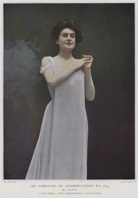 Mademoiselle Hatto, Pariisin konservatorion kilpailuissa palkittu laulaja, 1899 (värillinen kuva) tekijältä French Photographer