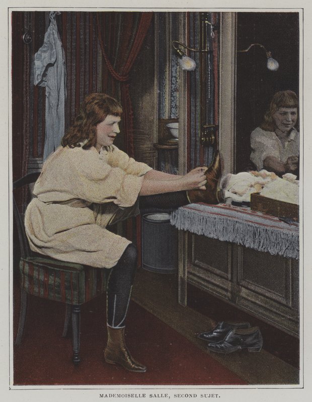 Mademoiselle Salle, toinen sujet, pukuhuoneessaan (värikuva) tekijältä French Photographer