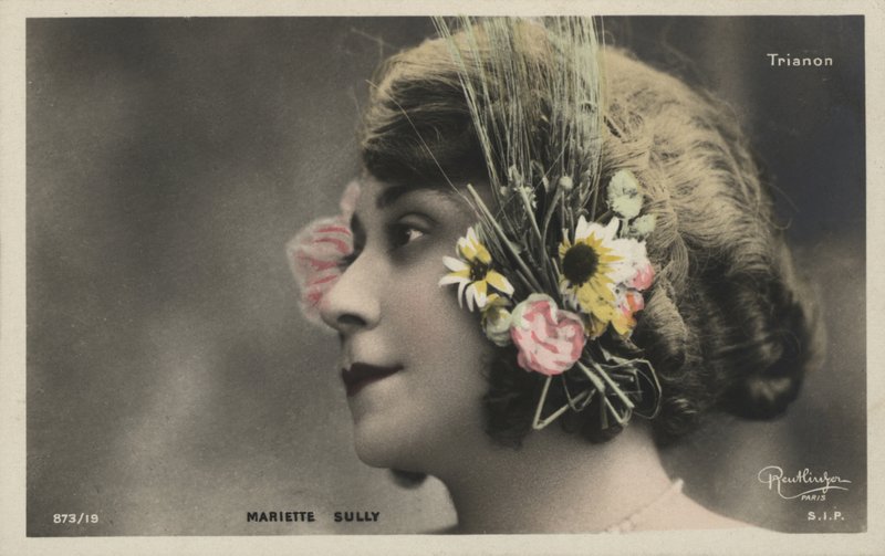 Mariette Sully tekijältä French Photographer