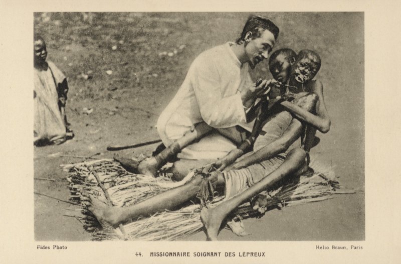 Lähetyssaarnaaja hoitaa spitaalisia tekijältä French Photographer