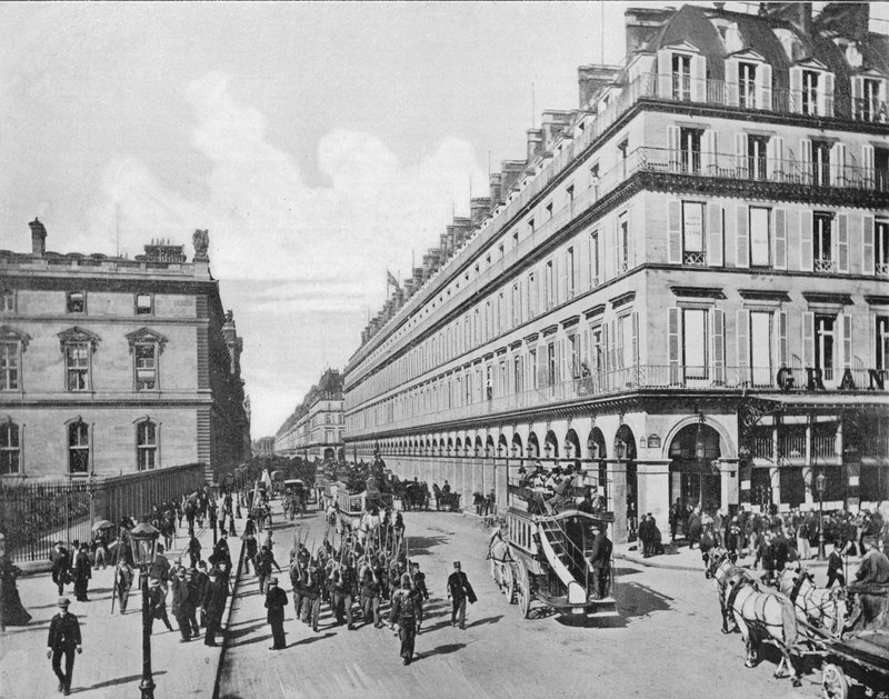 Pariisi - Rue de Rivoli (m/w kuva) tekijältä French Photographer