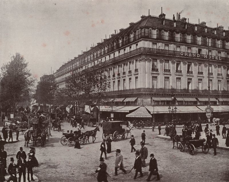 Pariisi: Grand Hotel ja Cafe de la Paix (m/v kuva) tekijältä French Photographer