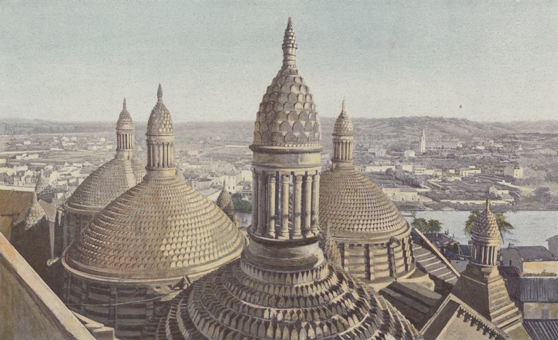 Perigueux, Saint-Frontin katedraali, kupolit kellotornista katsottuna tekijältä French Photographer