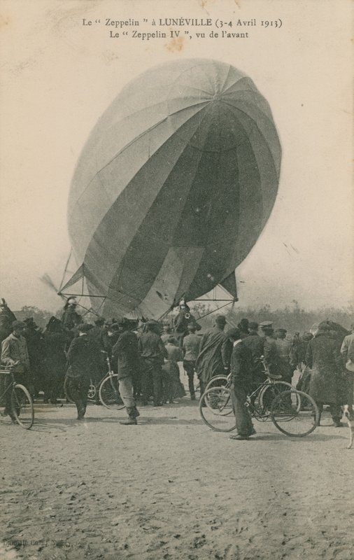 Postikortti Zeppelinistä Lunevillessä, lähetetty vuonna 1913 tekijältä French Photographer