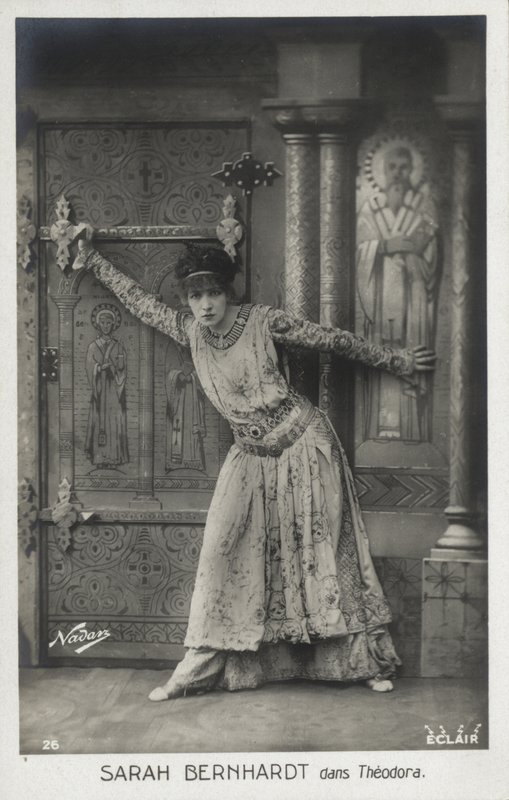 Sarah Bernhardt keisarinna Theodorassa tekijältä French Photographer