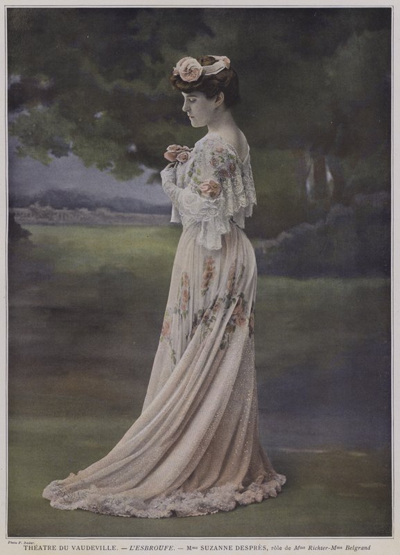 Suzanne Despres Mademoiselle Richterin roolissa LEsbroufessa (värillinen kuva) tekijältä French Photographer