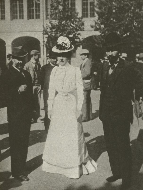 Lady In White, Dreyfusin kokeet (m/w kuva) tekijältä French Photographer