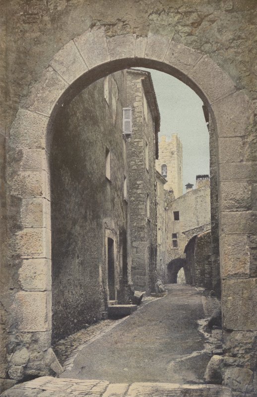 Vence, kaupungin portti tekijältä French Photographer