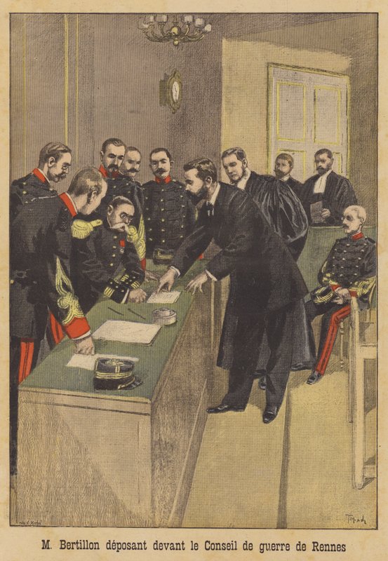 Alphonse Bertillon todistamassa Alfred Dreyfusin toisessa sotaoikeudessa Rennesissä tekijältä French School