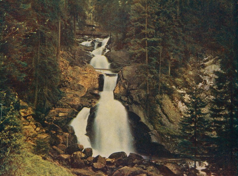 Tribergin vesiputoukset, Schwarzwald, Saksa (värikuva) tekijältä German Photographer