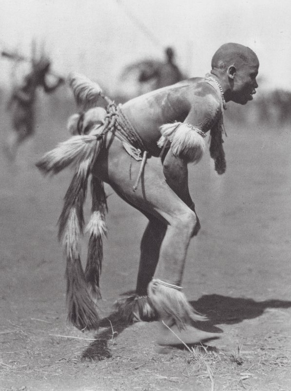 Afrikka: Nuba-painijat (s/w-kuva). tekijältä Hugo Adolf Bernatzik