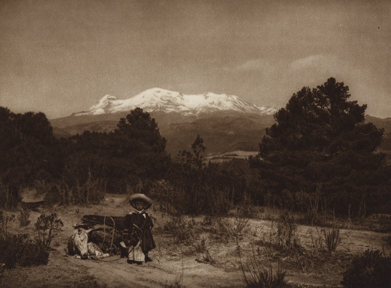 Meksiko: Iztaccihuatl (s/w-kuva) tekijältä Hugo Brehme