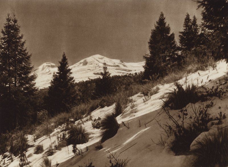 Meksiko: Iztacihuatl (s/w-kuva) tekijältä Hugo Brehme
