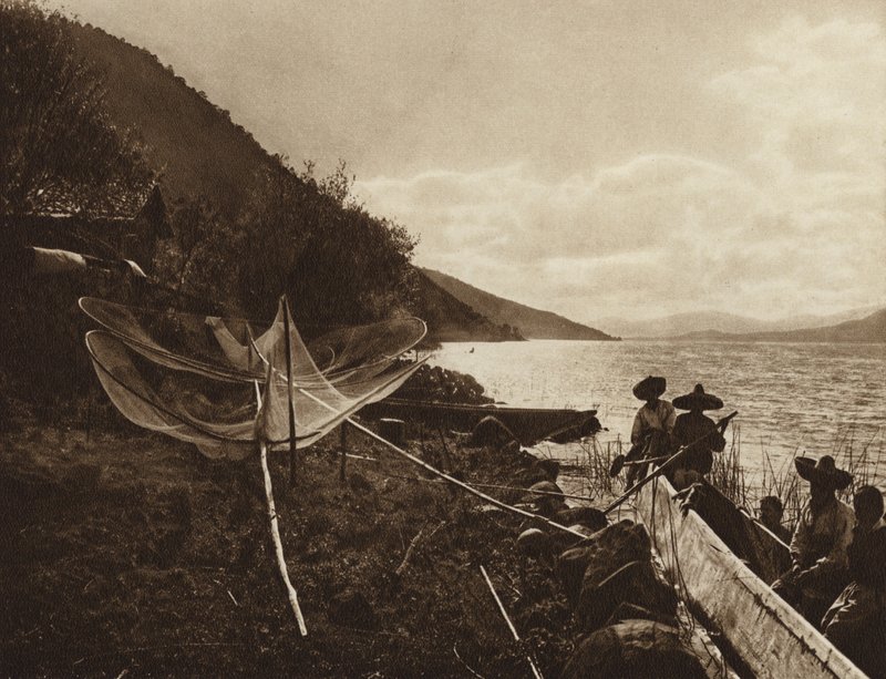 Meksiko: Laguna de Patzcuaro (s/w-kuva) tekijältä Hugo Brehme