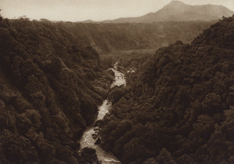Meksiko: Orizaba, Kanada (s/w-kuva) tekijältä Hugo Brehme