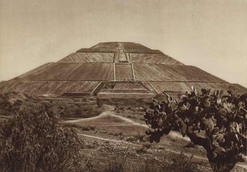 Meksiko: San Juan Teotihuacan, läntinen julkisivu (s/w-kuva). tekijältä Hugo Brehme