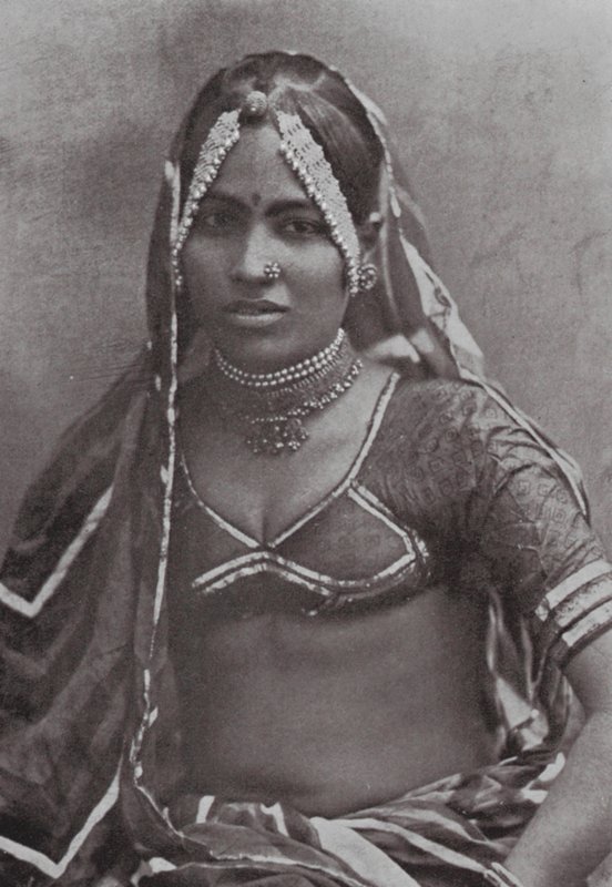 Bombay / Mumbai: Marwar Lady (s/w valokuva) tekijältä Indian photographer