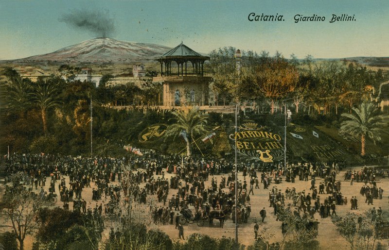 Bellinin puutarha, Catania, Sisilia. Vuonna 1913 lähetetty postikortti. tekijältä Italian Photographer