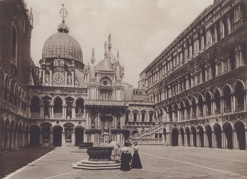 Palazzo Ducalen sisäpiha (b/w kuva) tekijältä Italian Photographer