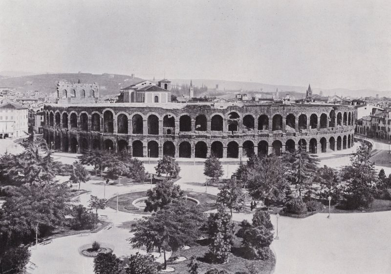 Italia: Verona, roomalainen areena (m/w kuva) tekijältä Italian Photographer