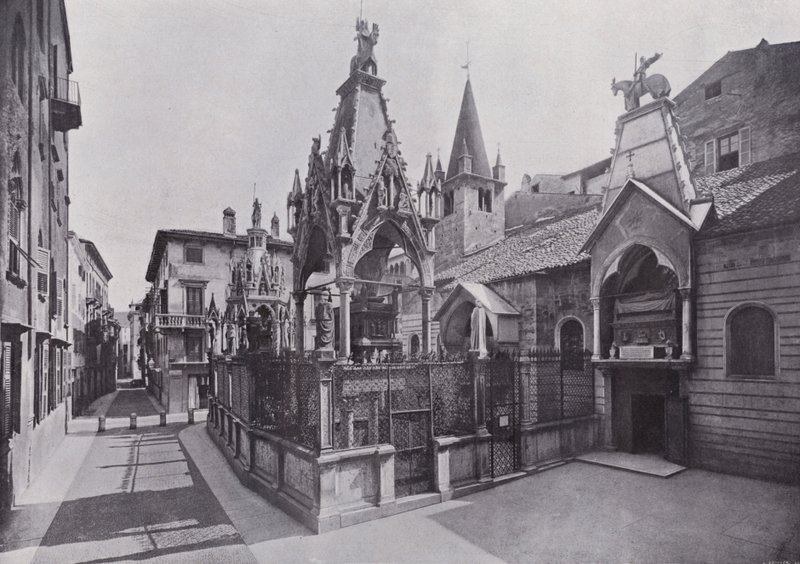 Italia: Verona, Scaligerin hauta (m/w kuva) tekijältä Italian Photographer