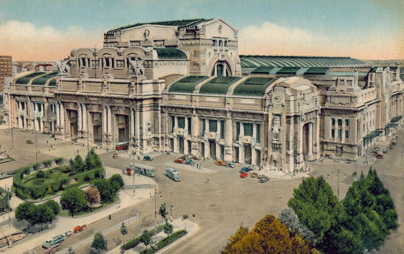 Milano / Milano: Stazione Centrale (värikuva) tekijältä Italian Photographer