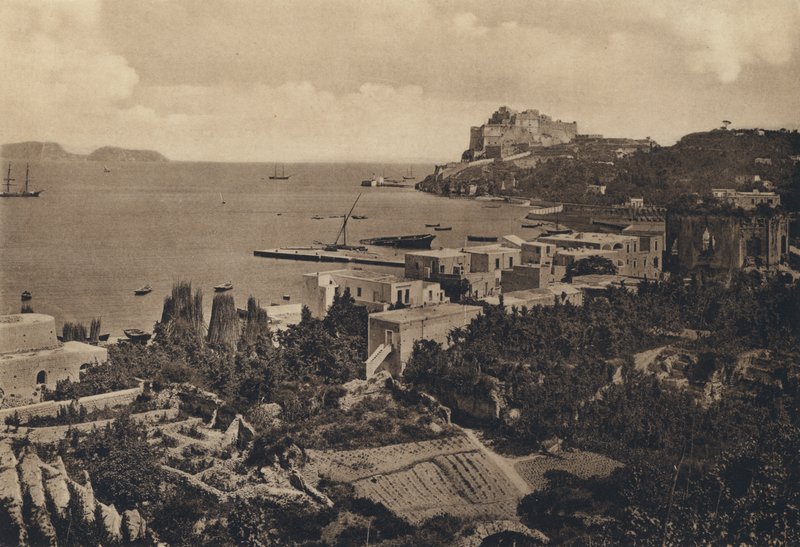 Napoli: Baia, Panorama Col Castello (m/v kuva) tekijältä Italian Photographer