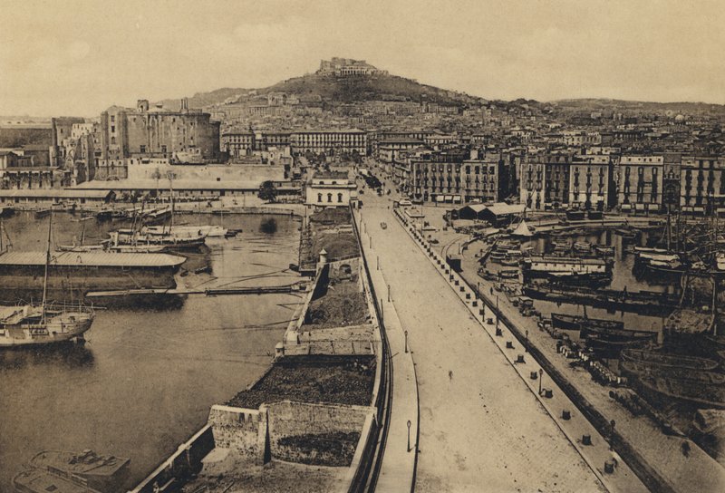 Napoli: Panorama Dal Mare (m/w kuva) tekijältä Italian Photographer