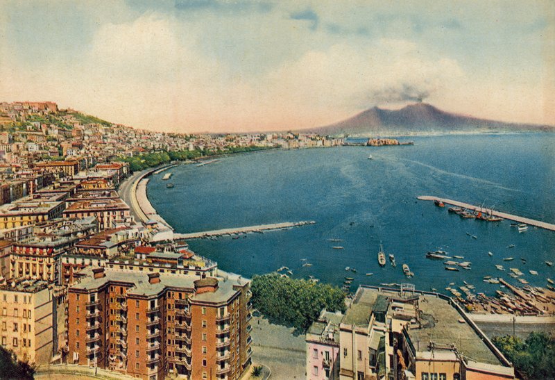 Napoli / Napoli: panoraama ja Vesuvius (värillinen kuva) tekijältä Italian Photographer