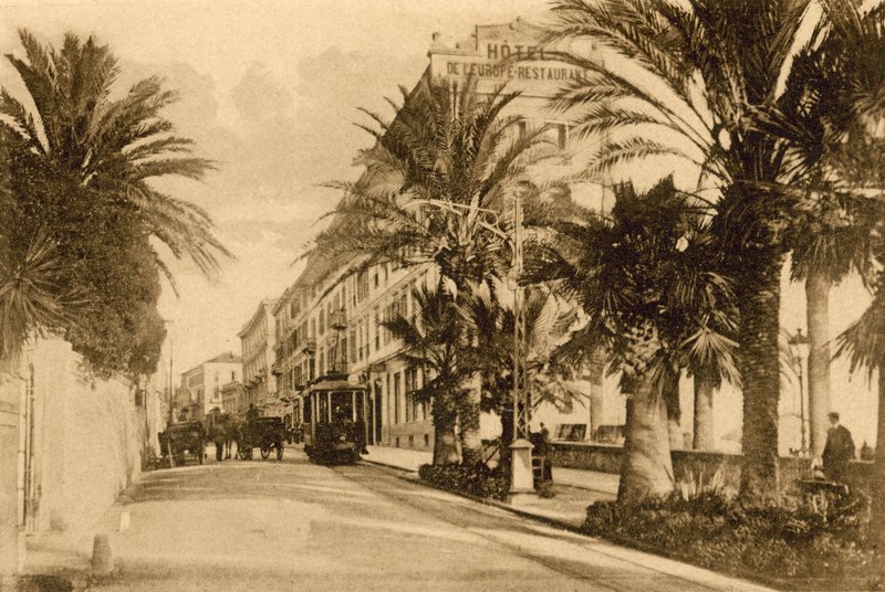 San Remo, Corso Imperatrice (valkoinen kuva) tekijältä Italian Photographer