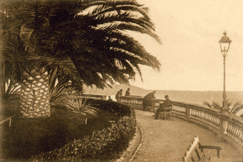San Remo, Giardini Regina Elena (valkoinen kuva) tekijältä Italian Photographer