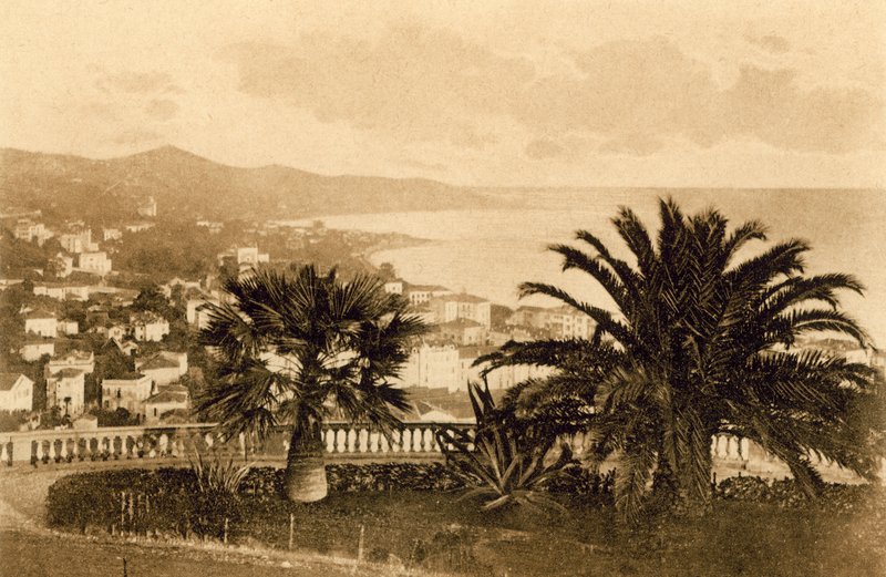 Sanremo, Giardini Regina Elena (valkoinen kuva) tekijältä Italian Photographer
