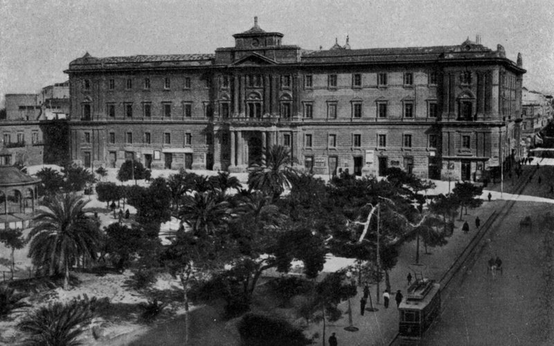 Taranto, Toimistorakennus (b/w kuva) tekijältä Italian Photographer