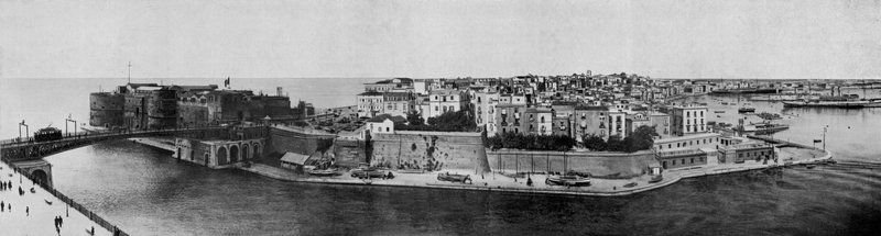 Taranto, Panorama (m/w kuva) tekijältä Italian Photographer