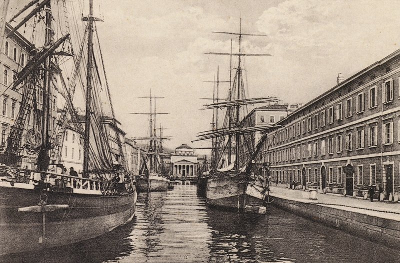 Trieste: Trieste: Canale Grande (s/w valokuva) tekijältä Italian Photographer