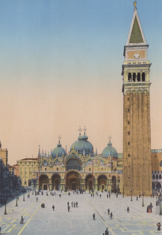 Venetsia, San Marcon kirkko ja Campanile (värillinen kuva) tekijältä Italian Photographer