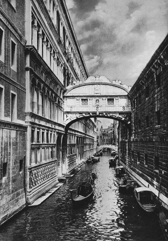 Venetsia, Huokausten silta (valkoinen kuva) tekijältä Italian Photographer