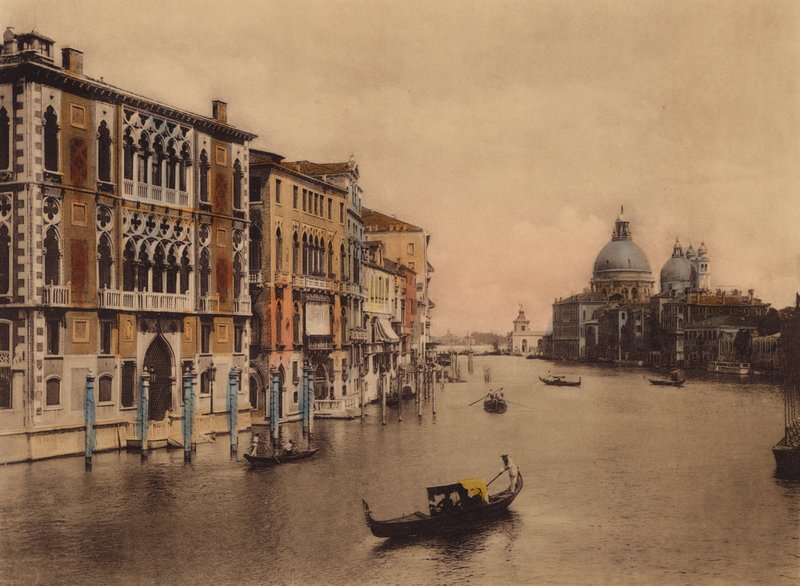 Venezia / Venetsia: Suuri kanava ja Saluten kirkko (värillinen kuva) tekijältä Italian Photographer