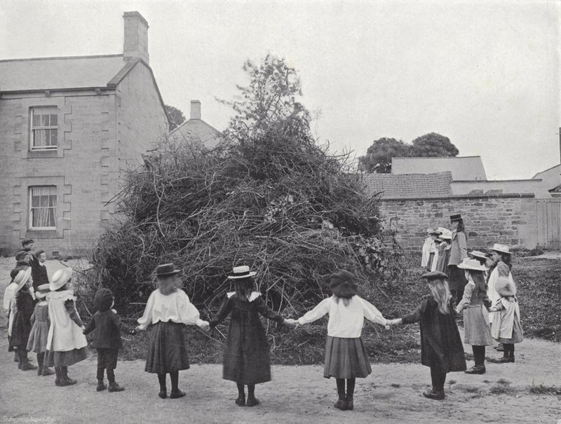 Northumbrian Baalin tuli, valmiina sytytettäväksi tekijältä J. Benjamin Stone