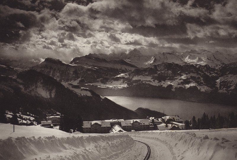 Rigi Kaltbad ja Luzernjärvi (m/w kuva) tekijältä Jean Gaberell