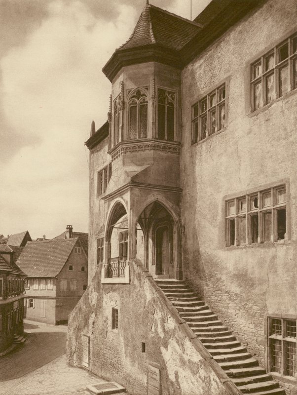 Dettelbach a Main, Rathaus; Dettelbach pääkadulla, kaupungintalo (m/v kuva) tekijältä Kurt Hielscher