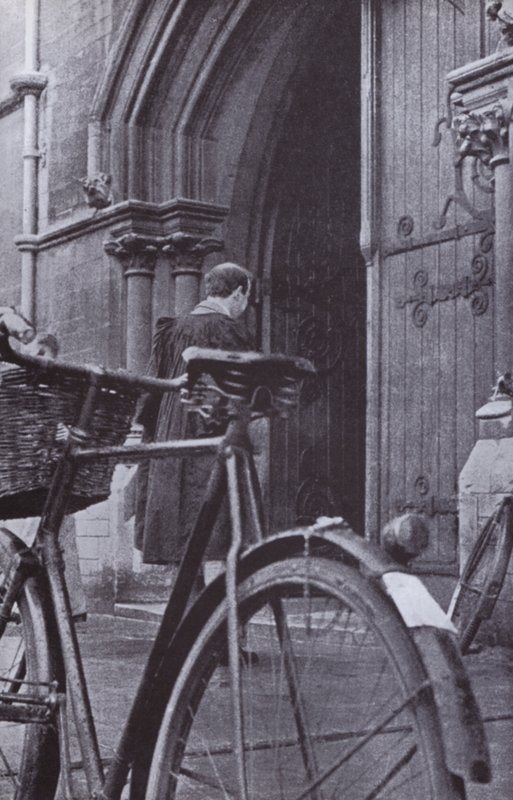 Oxfordin yliopiston kohtaus (m/w kuva) tekijältä Laszlo Moholy Nagy