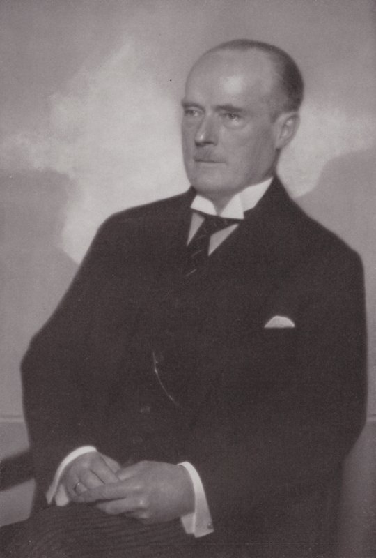 Gustav Krupp von Bohlen und Halbach, saksalainen virkamies ja liikemies (s/w-kuva) tekijältä Nicola Perscheid