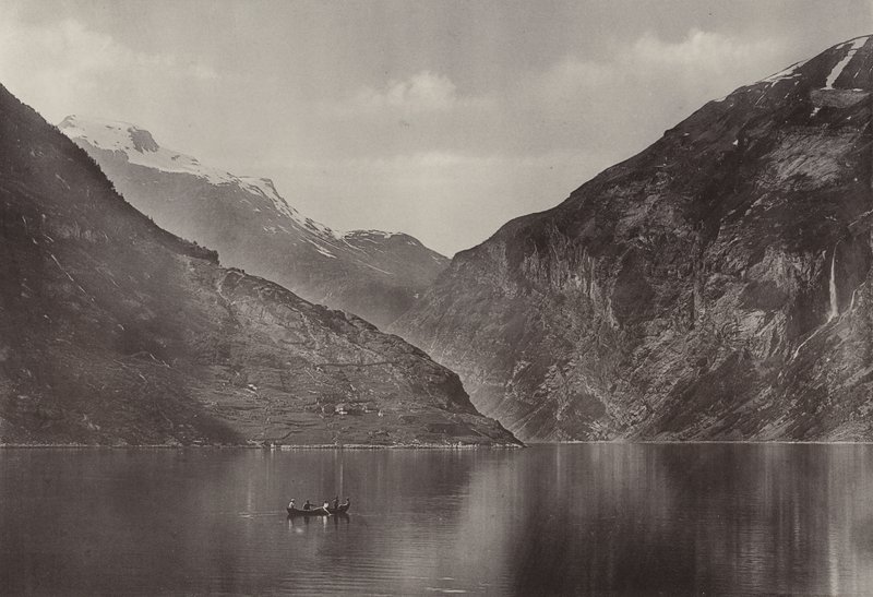 Geirangerfjordissa (m/w kuva) tekijältä Norwegian Photographer